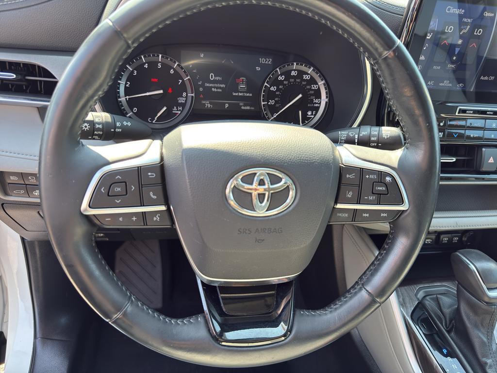 used 2020 Toyota Highlander car, priced at $33,995