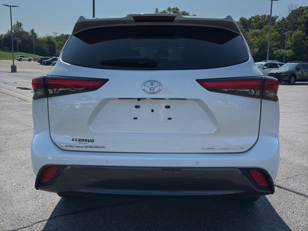 used 2020 Toyota Highlander car, priced at $33,995