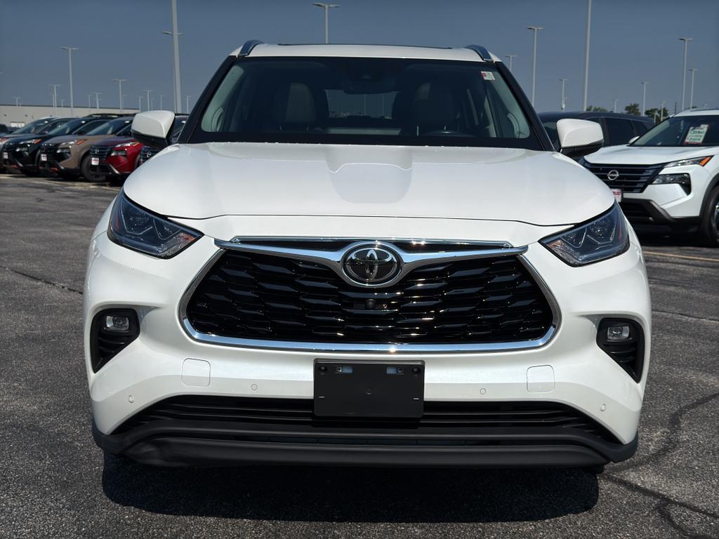 used 2020 Toyota Highlander car, priced at $33,995