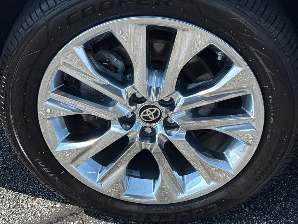 used 2020 Toyota Highlander car, priced at $33,995