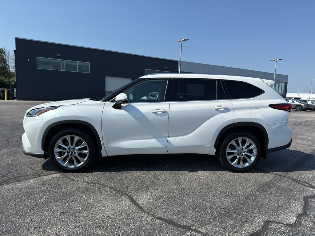 used 2020 Toyota Highlander car, priced at $33,995
