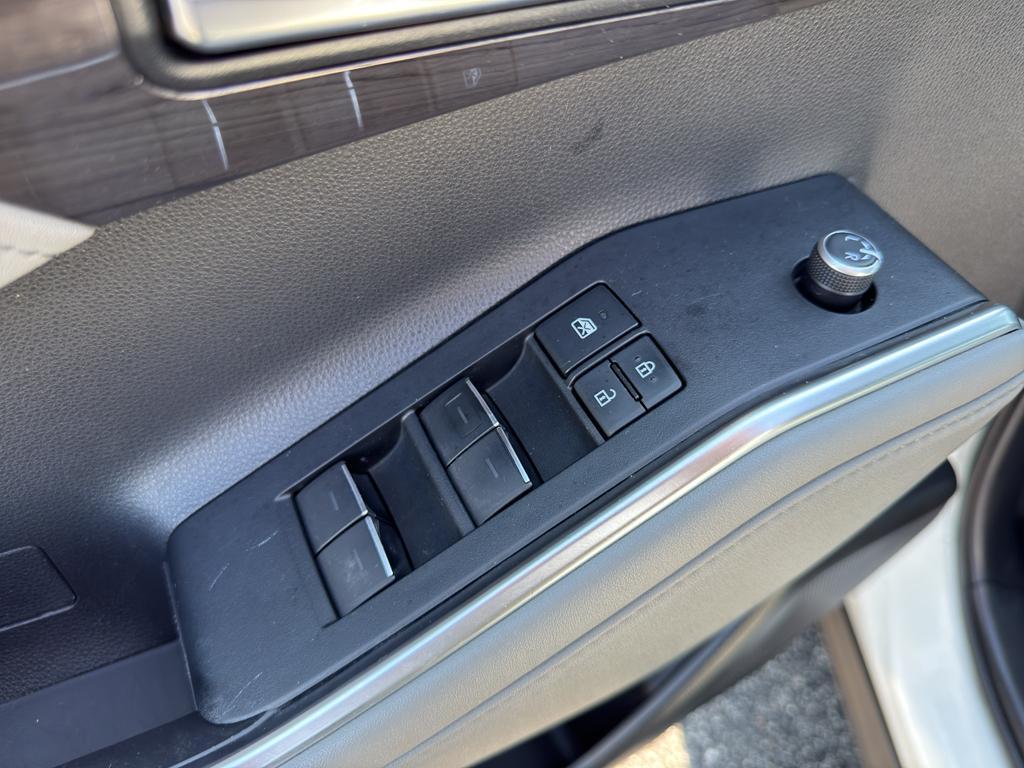 used 2020 Toyota Highlander car, priced at $33,995