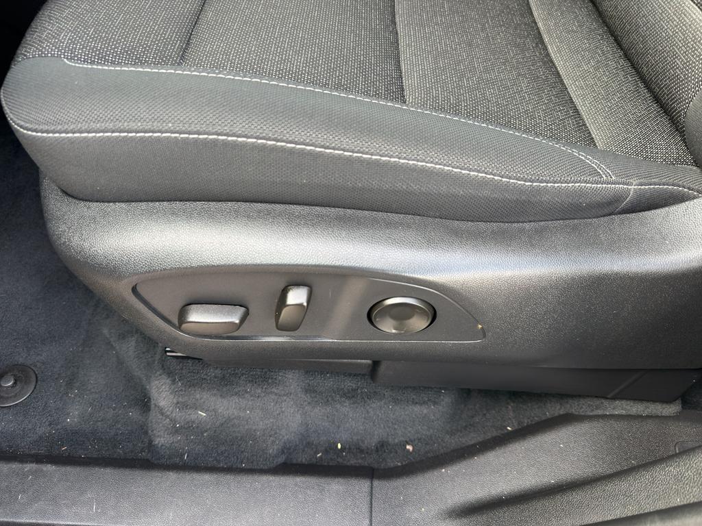 used 2024 Chevrolet Traverse car, priced at $37,990