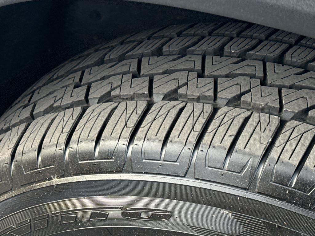 used 2024 Chevrolet Traverse car, priced at $37,990