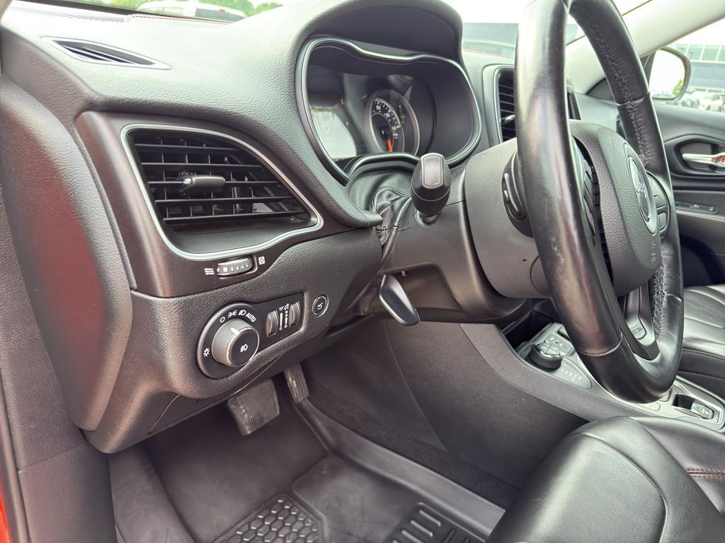used 2021 Jeep Cherokee car, priced at $22,695