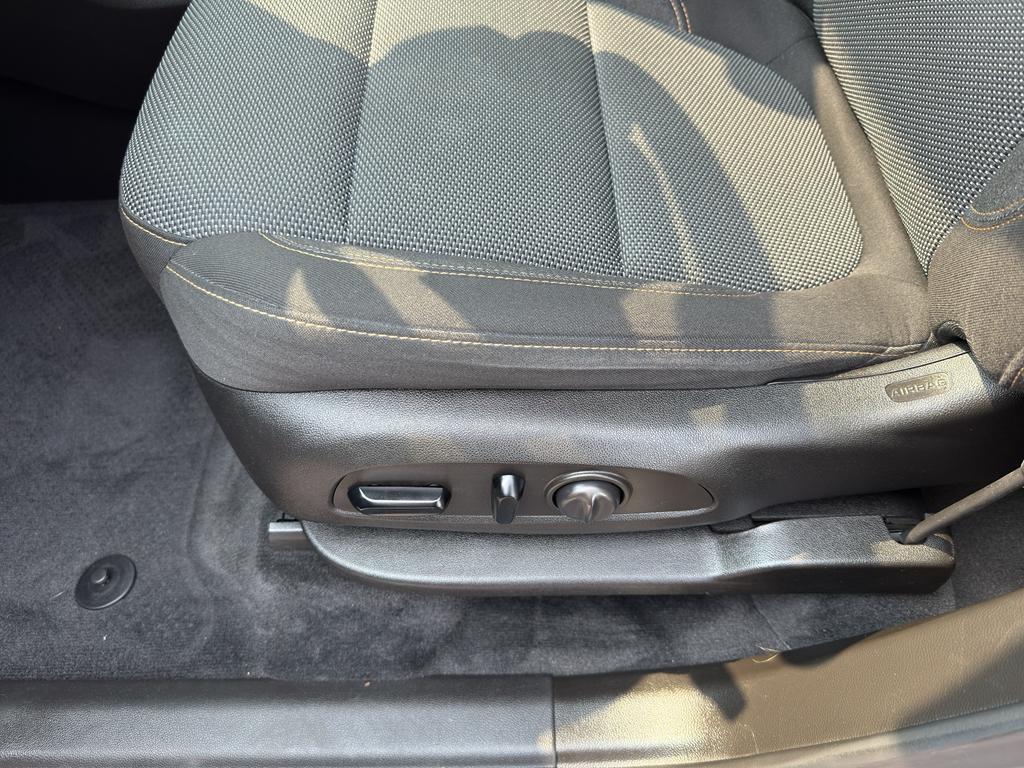 used 2021 Chevrolet Traverse car, priced at $29,290