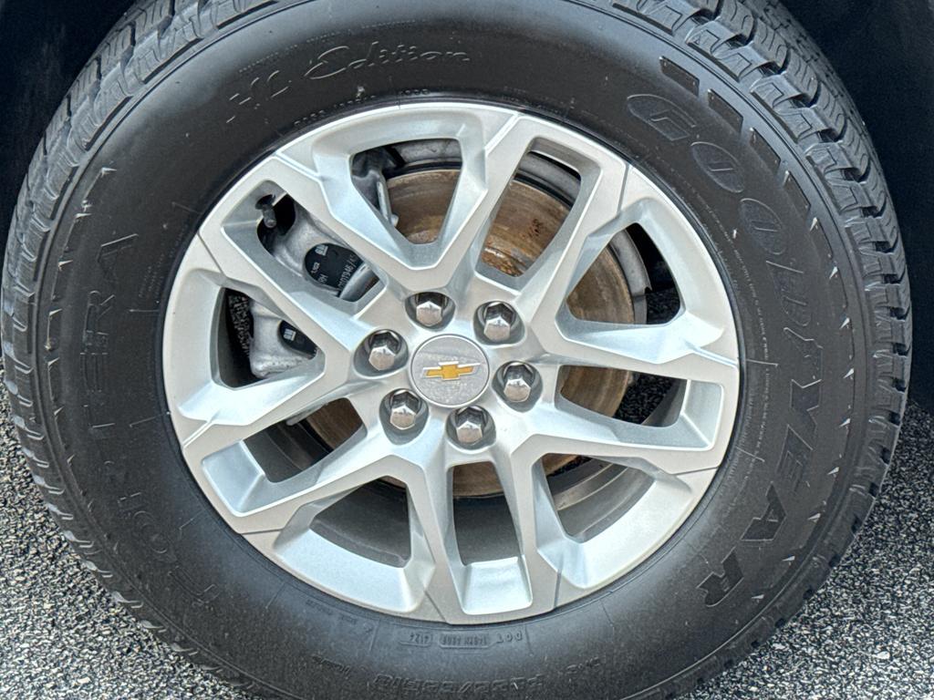 used 2021 Chevrolet Traverse car, priced at $29,290