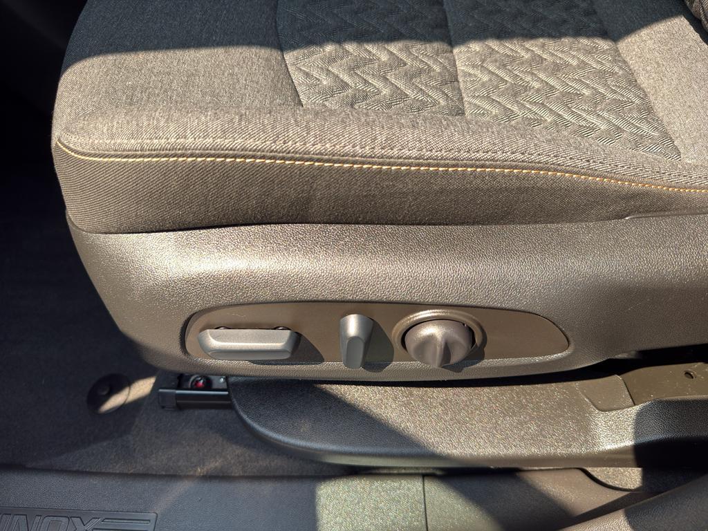 used 2022 Chevrolet Equinox car, priced at $23,990
