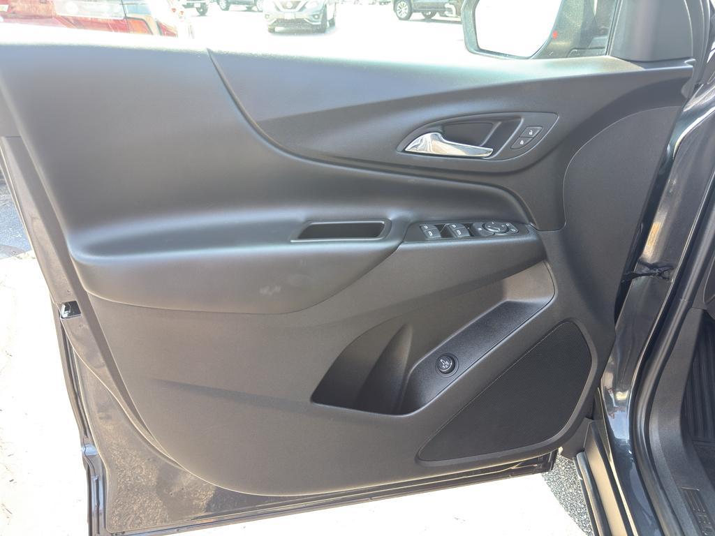 used 2022 Chevrolet Equinox car, priced at $23,990