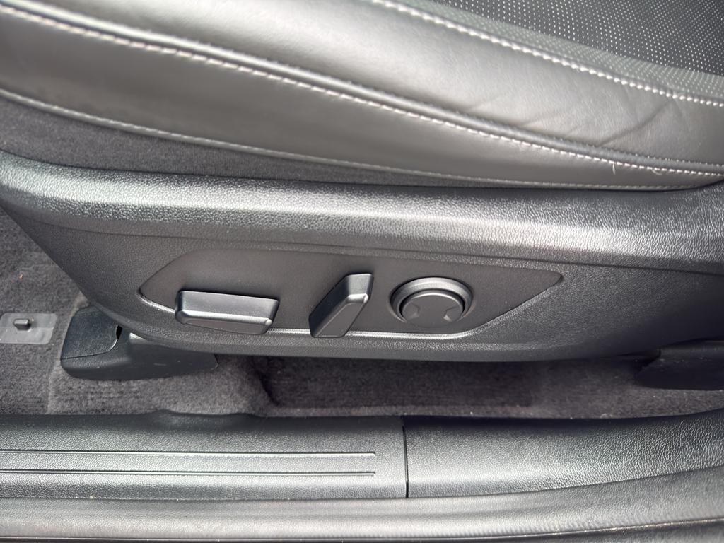 used 2024 Kia Sorento car, priced at $29,995