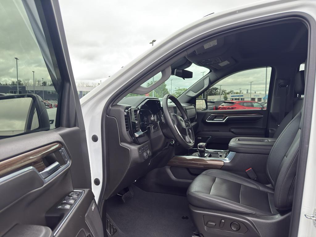 used 2022 Chevrolet Silverado 1500 car, priced at $42,990