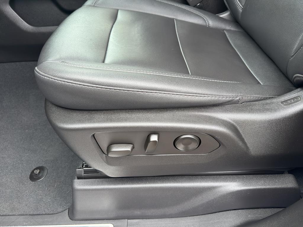 used 2022 Chevrolet Silverado 1500 car, priced at $42,990