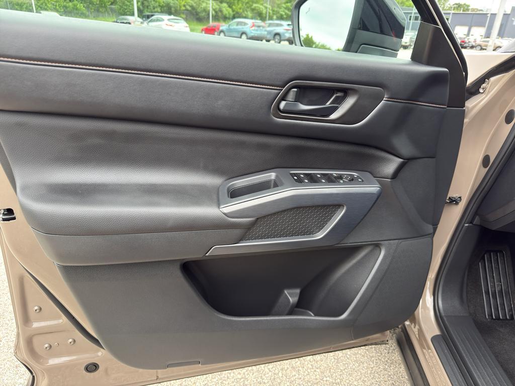 used 2024 Nissan Pathfinder car, priced at $39,990