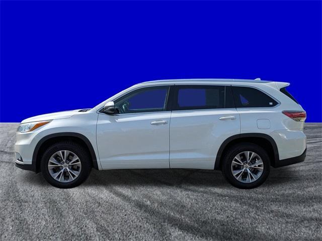 used 2015 Toyota Highlander car, priced at $17,239