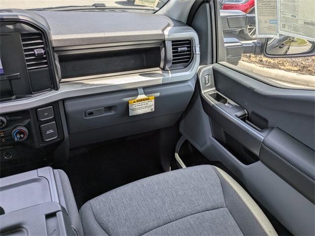 new 2025 Ford F-250 car, priced at $55,294