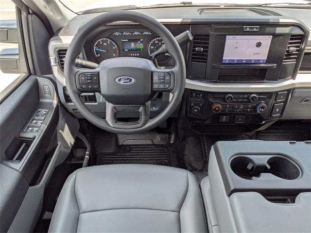 new 2025 Ford F-450 car, priced at $72,676