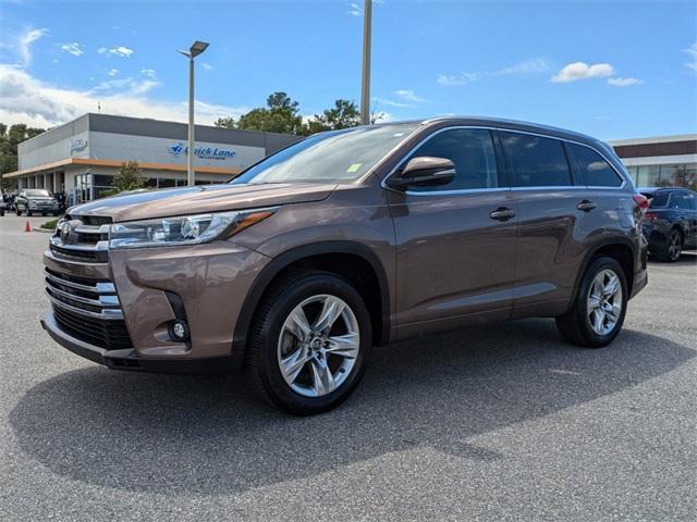 used 2019 Toyota Highlander car, priced at $30,734