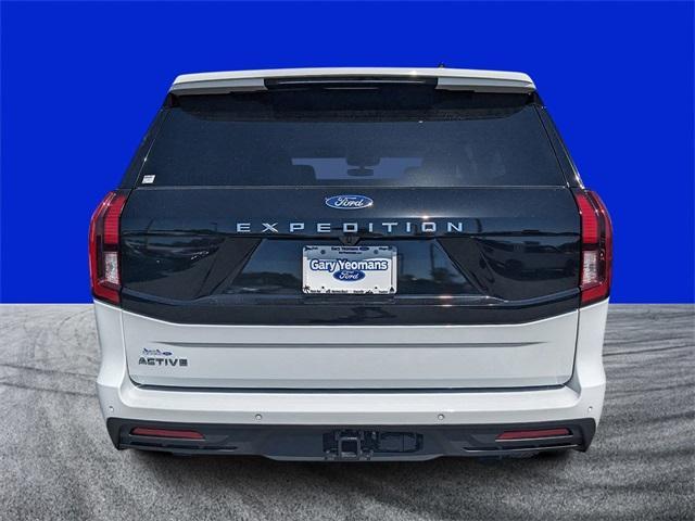 new 2025 Ford Expedition car, priced at $62,075