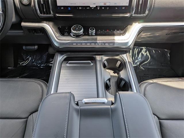 new 2025 Ford Expedition car, priced at $81,010