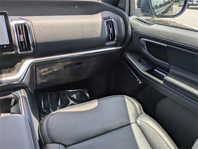 new 2025 Ford Expedition car, priced at $81,010