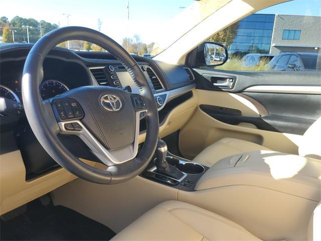 used 2019 Toyota Highlander car, priced at $27,988