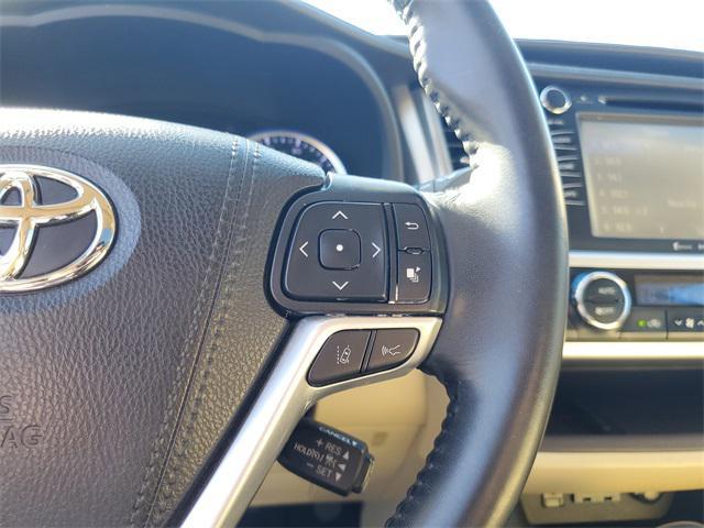 used 2019 Toyota Highlander car, priced at $27,988