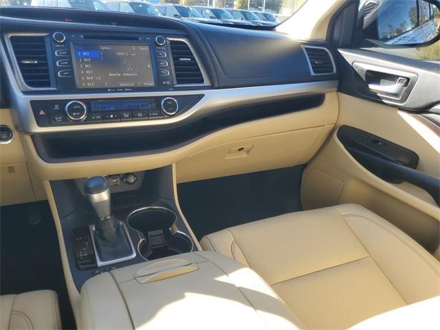 used 2019 Toyota Highlander car, priced at $27,988