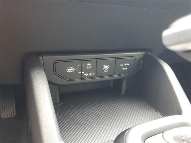 new 2025 Kia K4 car, priced at $23,366