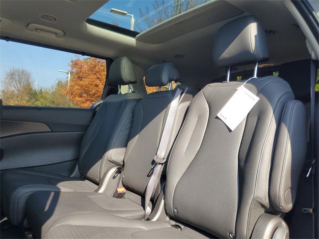 new 2026 Kia Carnival Hybrid car, priced at $52,326