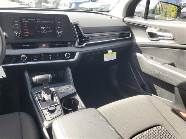 new 2025 Kia Sportage car, priced at $25,670