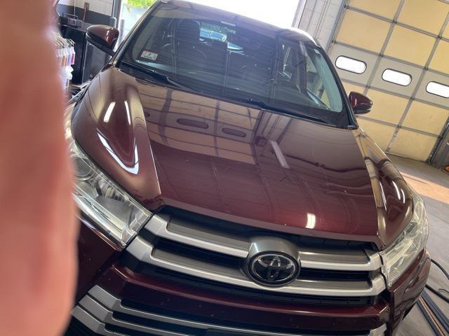 used 2018 Toyota Highlander car, priced at $26,990