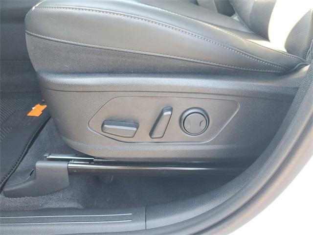 used 2025 Kia Sorento car, priced at $32,988