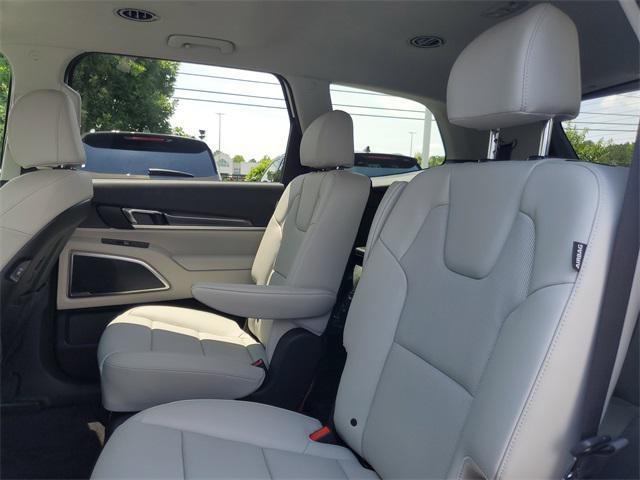 new 2025 Kia Telluride car, priced at $40,740