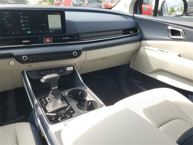 new 2025 Kia Carnival car, priced at $42,699
