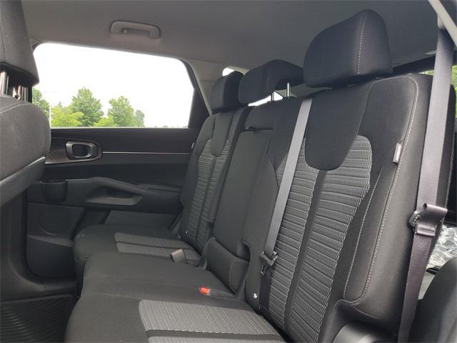 new 2025 Kia Sorento car, priced at $32,870