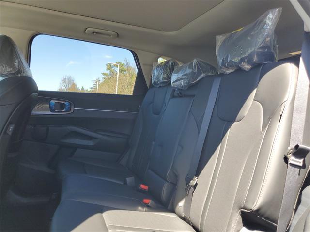 new 2025 Kia Sorento car, priced at $35,128
