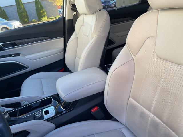 used 2024 Kia Telluride car, priced at $36,990