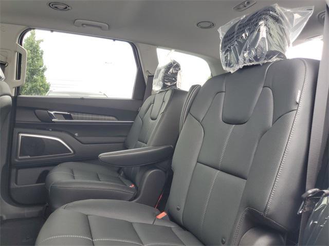 new 2025 Kia Telluride car, priced at $43,194