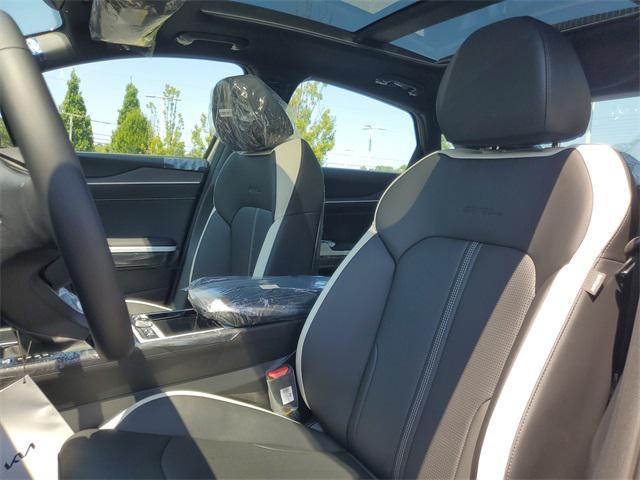 new 2025 Kia K5 car, priced at $30,816