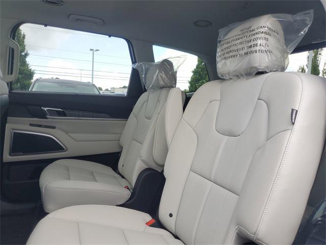 new 2025 Kia Telluride car, priced at $43,674