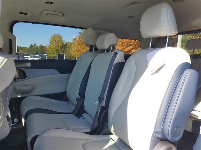 new 2026 Kia Carnival Hybrid car, priced at $42,394