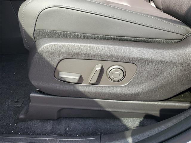 new 2025 Kia Carnival car, priced at $40,598