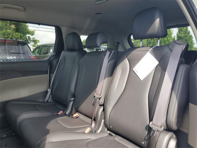new 2025 Kia Carnival car, priced at $40,598