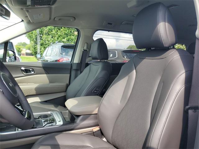 new 2025 Kia Carnival car, priced at $40,598