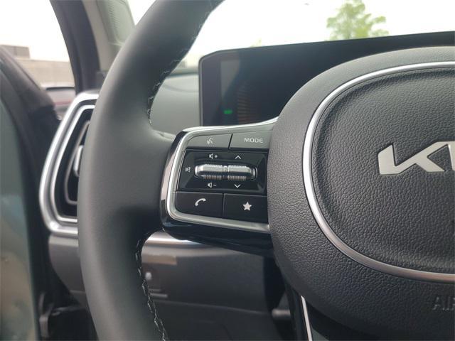 new 2025 Kia Sorento Hybrid car, priced at $40,464