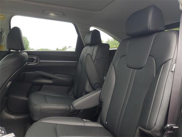 new 2025 Kia Sorento Hybrid car, priced at $40,464