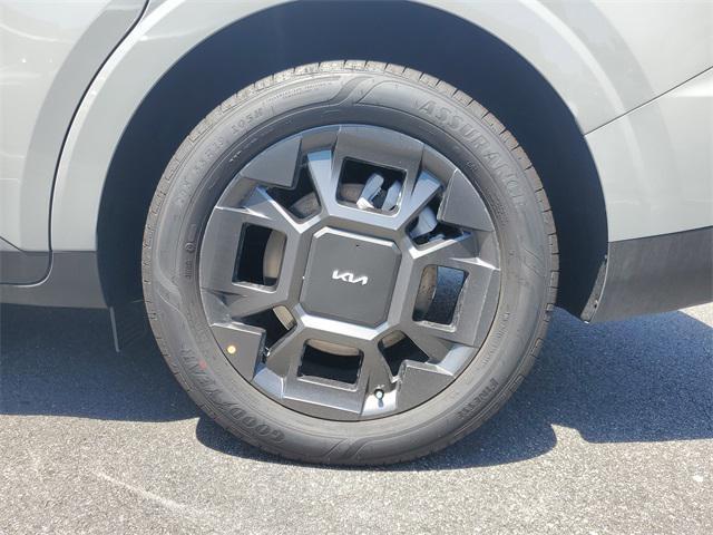 new 2026 Kia Carnival Hybrid car, priced at $43,472