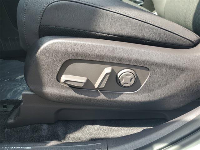 new 2026 Kia Carnival Hybrid car, priced at $52,521