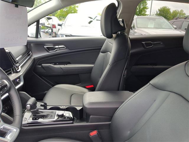 new 2025 Kia Sportage car, priced at $31,956