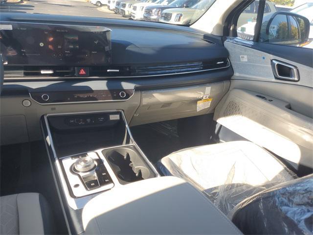 new 2026 Kia Carnival Hybrid car, priced at $43,472